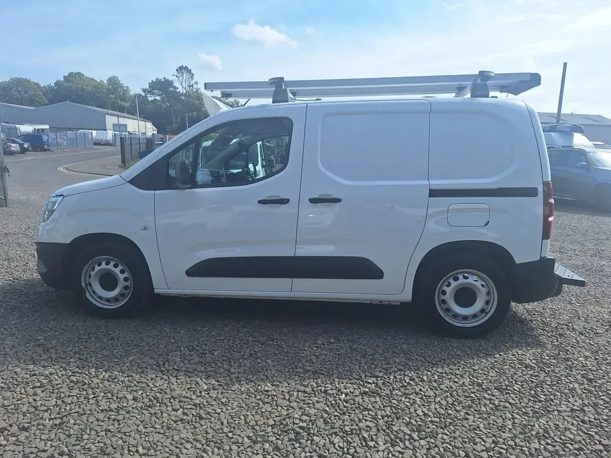 Used Vauxhall Combo Edition 2019 White MPV