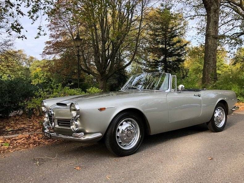 Used Alfa Romeo 2600 145 HP (106 kW) 1964 Silver Cabriolet