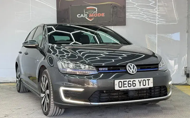 Second-hand VW Golf VII GTE 204 CP (150 kW) 2016 Hatchback