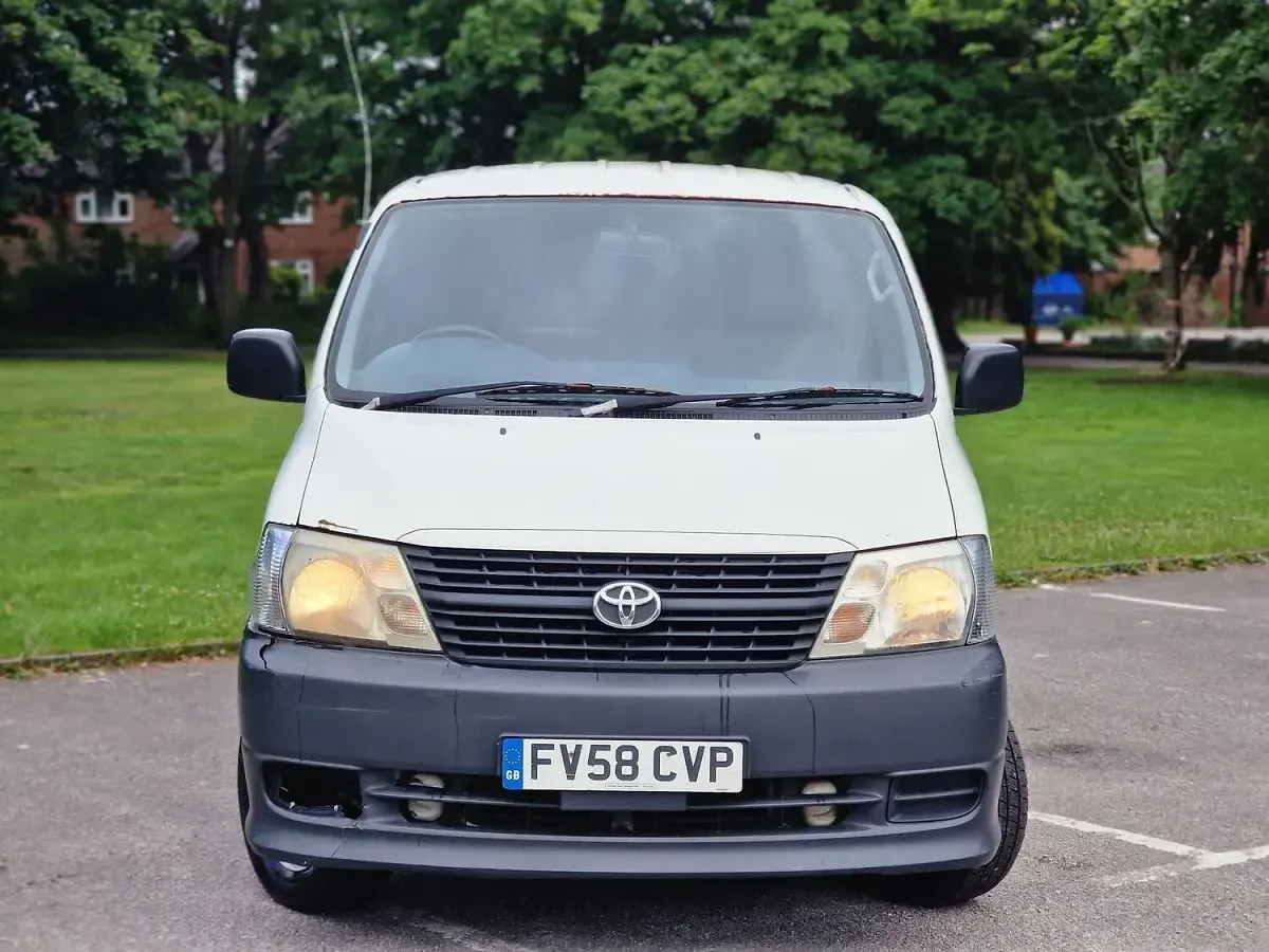 Used Toyota HiAce H1 109 HP (80 kW) 2008 White Van