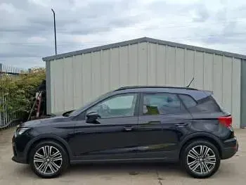 Używany Seat Arona SE 95 KM (69 kW) 2023 Czarny SUV