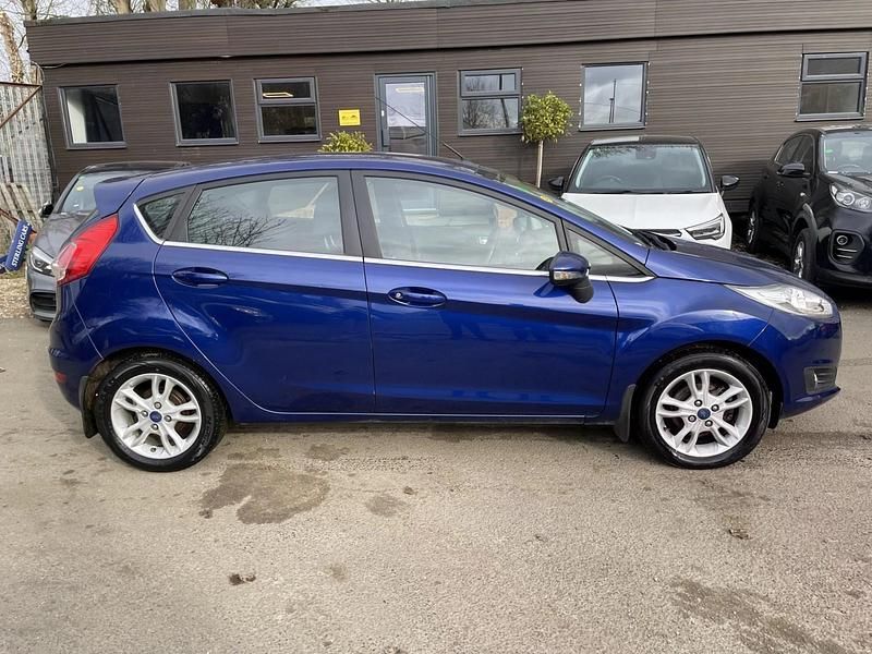 Usado Ford Fiesta Zetec 2016 Azul Citadino