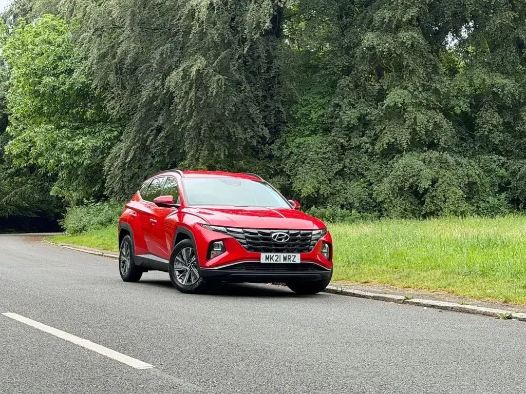 Used Hyundai Tucson SE 150 HP (110 kW) 2021 Red SUV