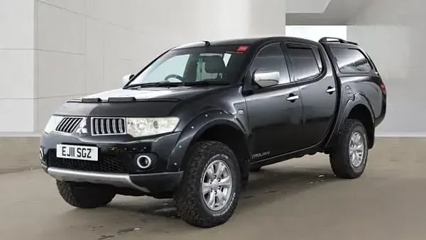 Used Mitsubishi L200 134 HP (98 kW) 2011 Black Pickup