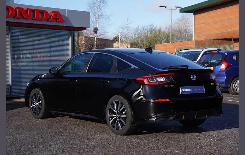 Used Honda Civic Elegance 143 HP (105 kW) 2025 Black Hatchback