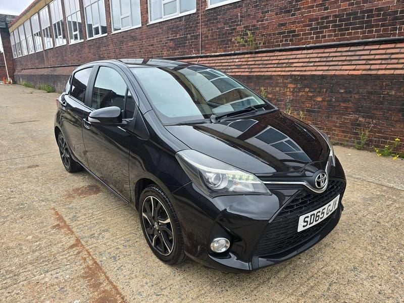 Black Used 2015 Toyota Yaris Sport Hatchback | £4,795 (Fair price) - Image 1/4