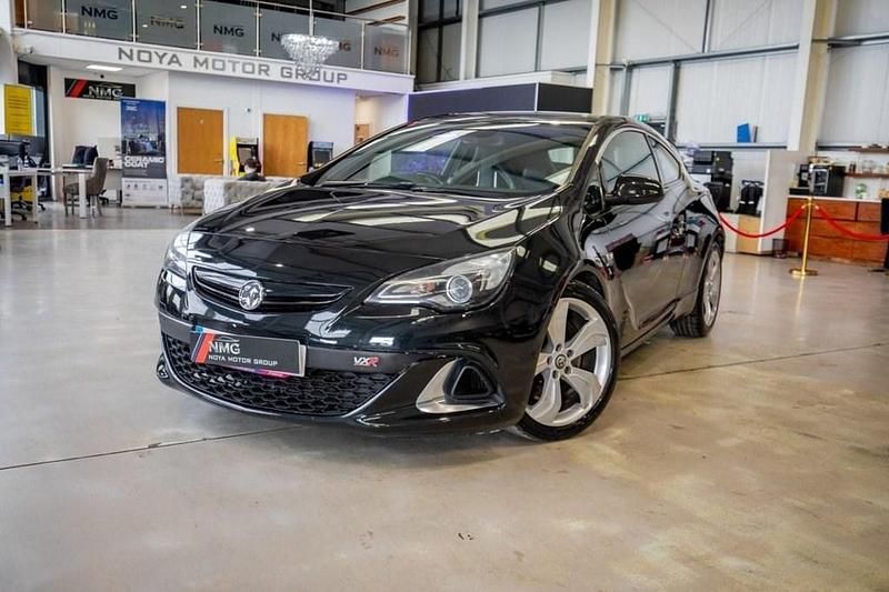 Used Vauxhall Astra GTC S 280 HP (205 kW) 2014 Black Coupe