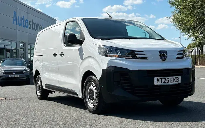 Used Peugeot Expert 120 HP (88 kW) 2025 Van