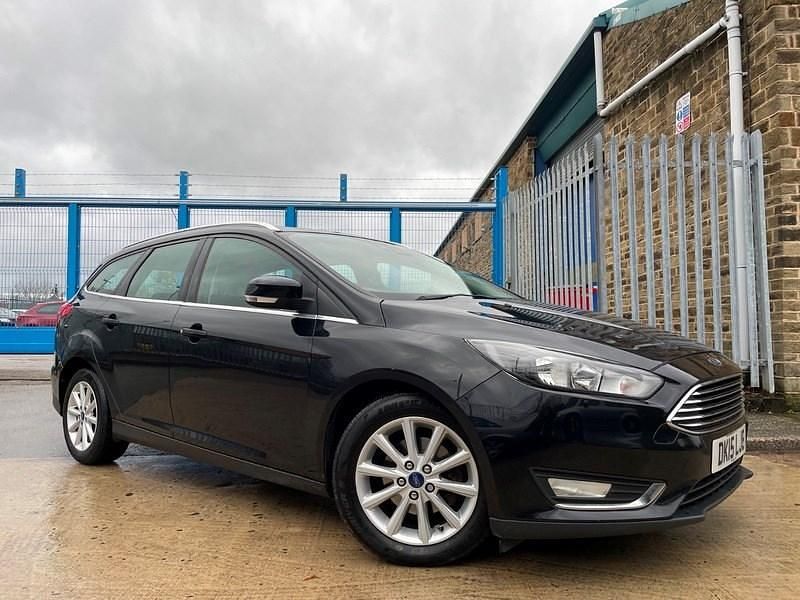 Black Used 2015 Ford Focus Titanium Estate | £4,399 (Fair price) - Image 1/4