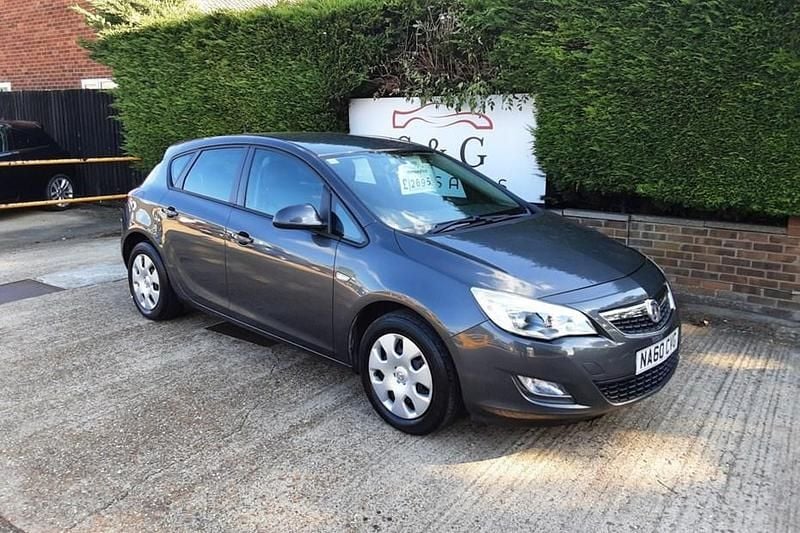 Grey Used 2010 Vauxhall Astra Hatchback | £2,695 (Fair price) - Image 1/1