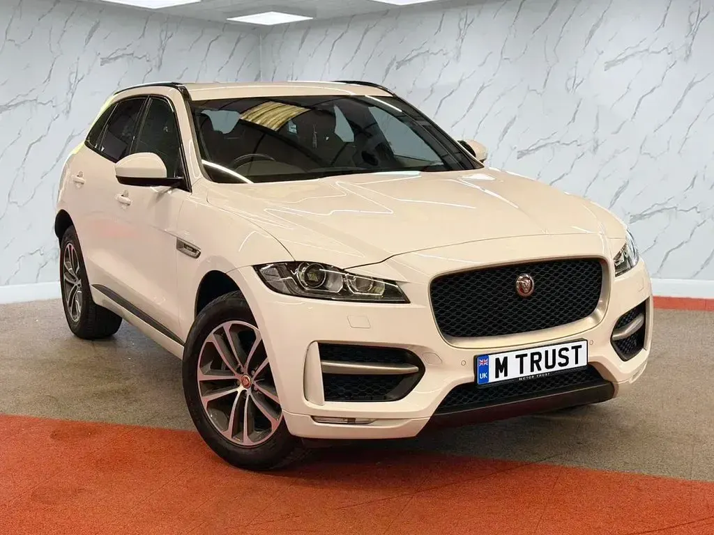 Usado Jaguar F-Pace R-Sport 163 CV (119 kW) 2019 Blanco SUV