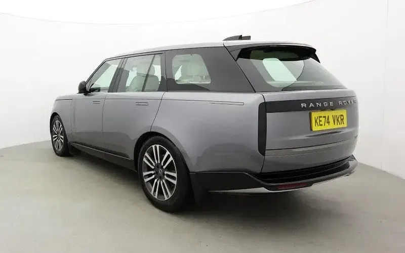 Used Land Rover Range Rover SE 349 HP (256 kW) 2026 SUV