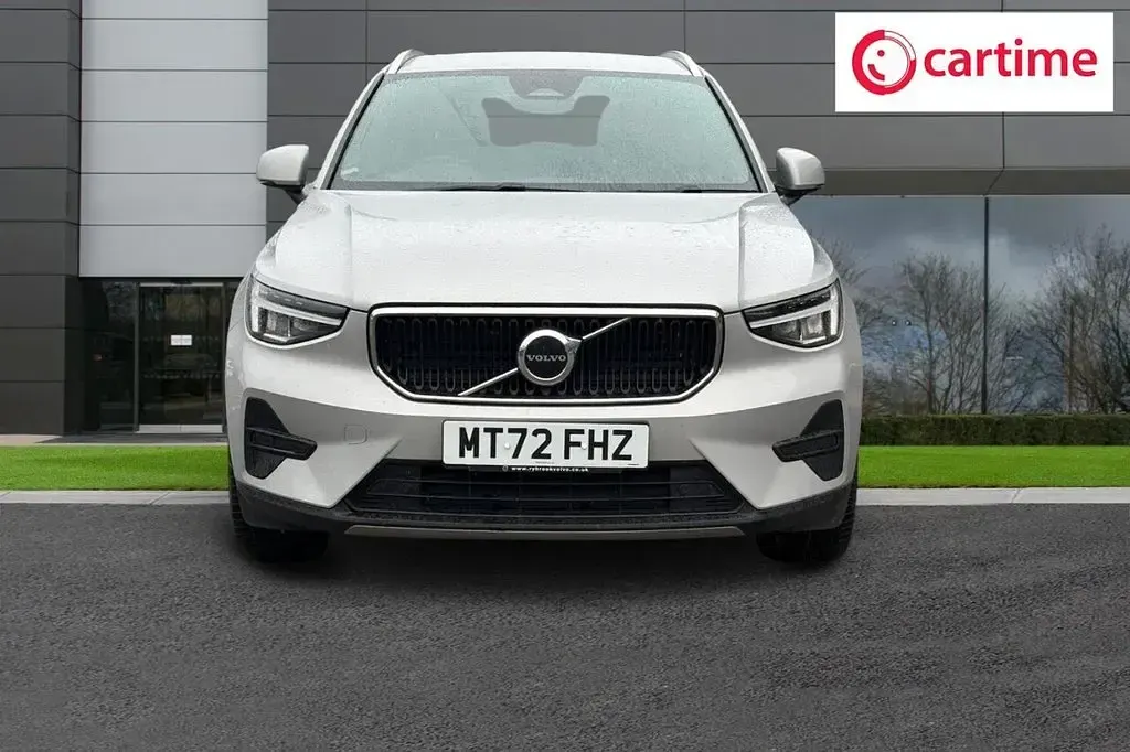 Used Volvo XC40 Core 163 HP (119 kW) 2023 Silver SUV