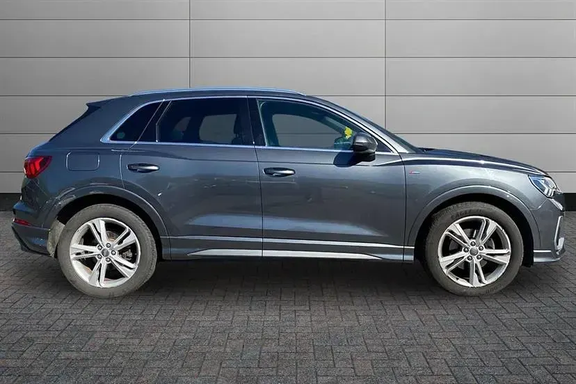 Usado Audi Q3 S-Line 150 HP (110 kW) 2019 Cinzento SUV