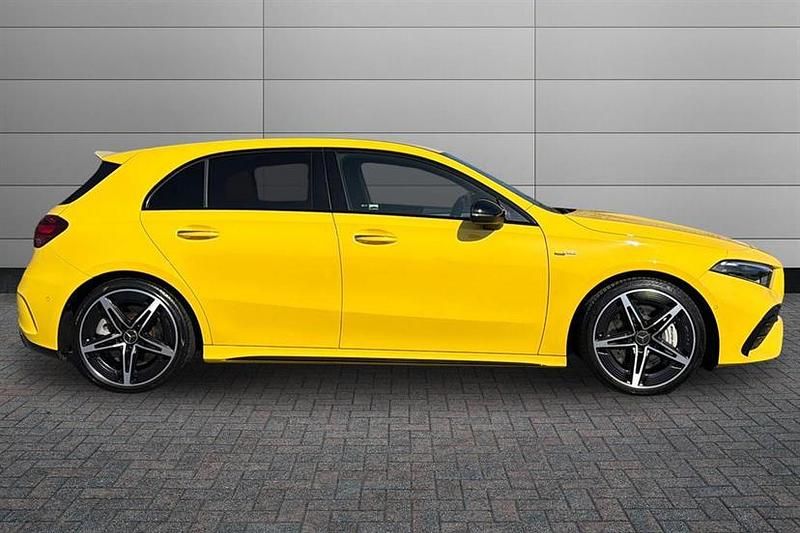 Usado Mercedes A35 AMG Premium 306 HP (225 kW) 2024 Amarelo Citadino