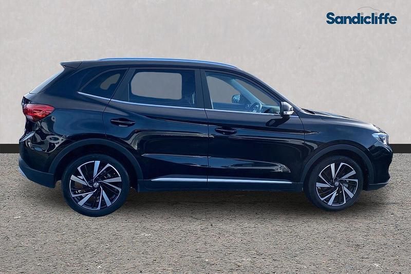 Used MG ZS Trophy 196 HP (144 kW) 2024 Metallic  black pearl SUV