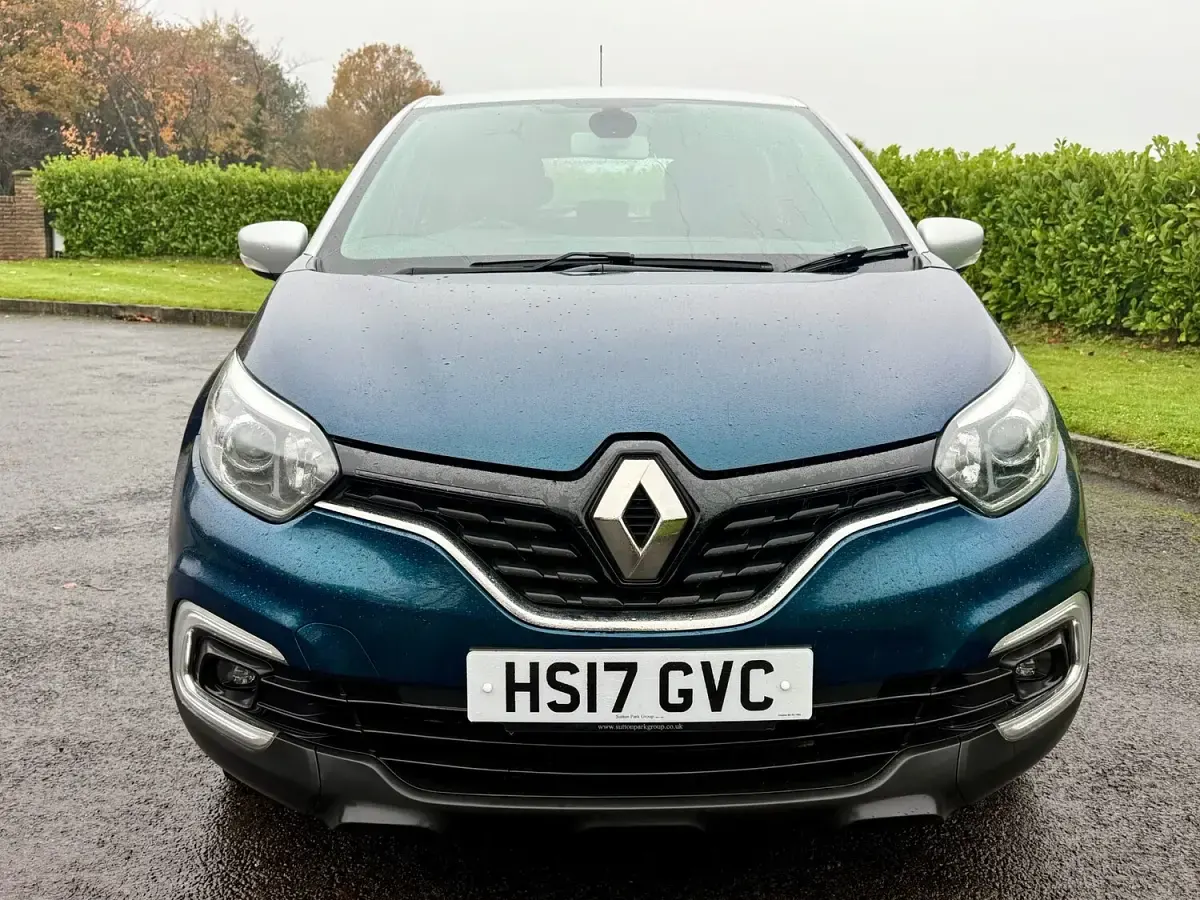 Used Renault Captur Dynamique 90 HP (66 kW) 2017 Blue SUV