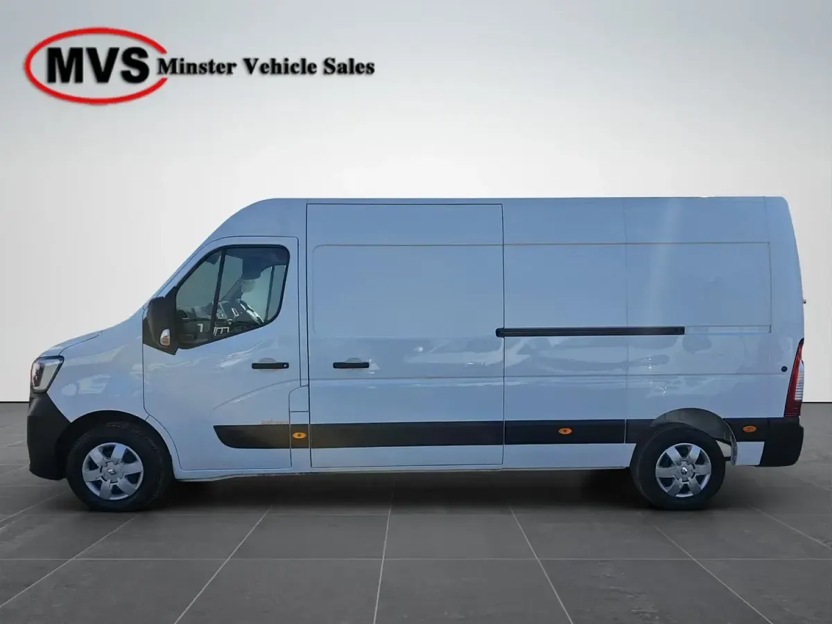Used Renault Master Business 2023 White MPV