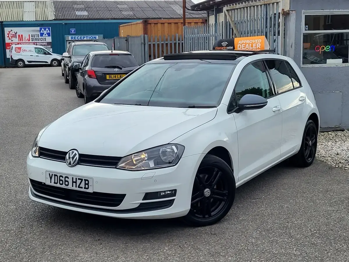 Used VW Golf VII Edition 110 HP (80 kW) 2016 White Hatchback