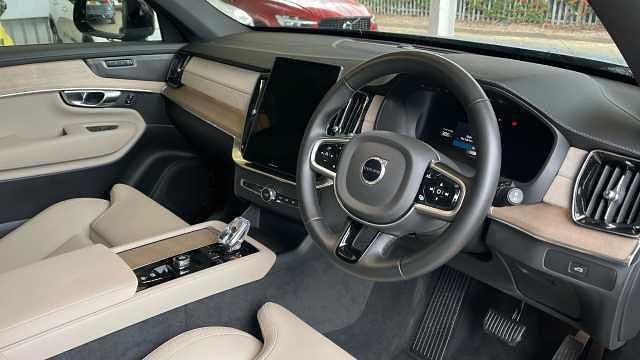 Used Volvo XC90 Plus 247 HP (181 kW) 2026 SUV