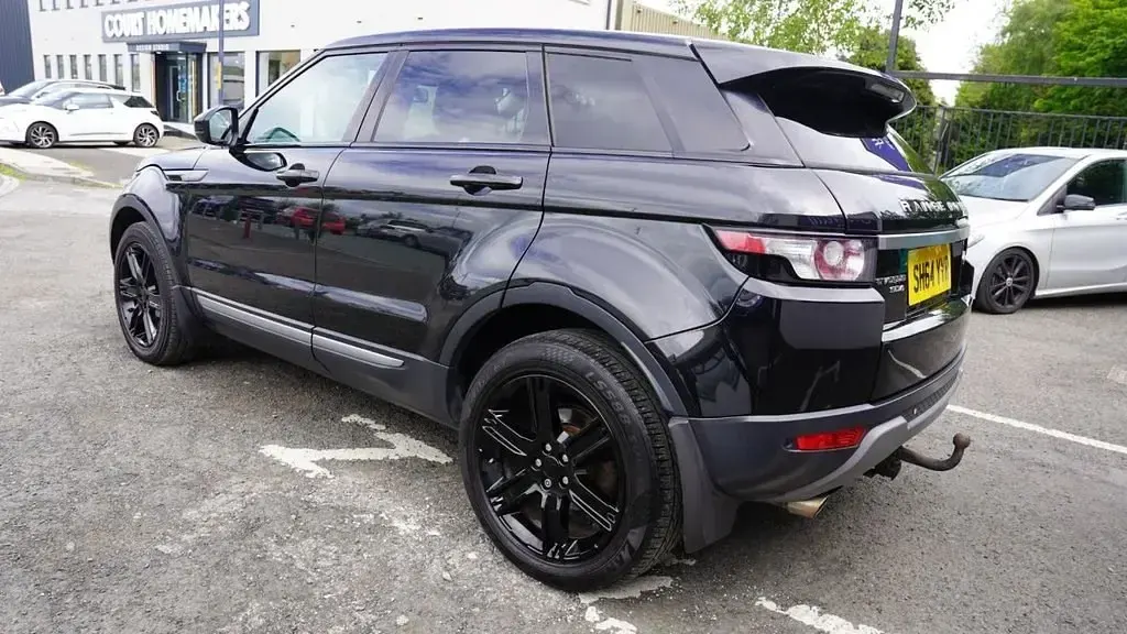 Usado Land Rover Range Rover evoque Pure 190 HP (139 kW) 2014 Preto SUV