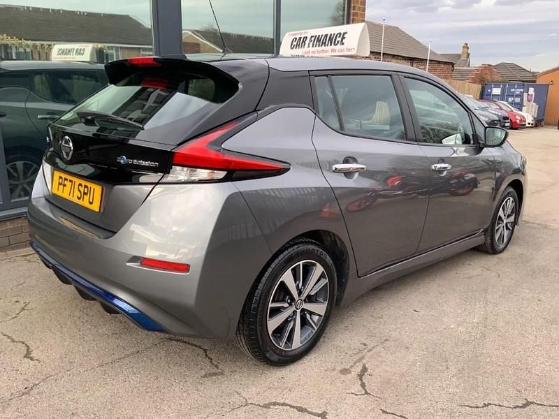 Used Nissan Leaf Acenta 110 kW (150 HP) 2022 Grey Hatchback