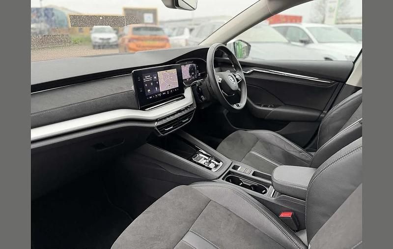 Used Skoda Octavia SE L 150 HP (110 kW) 2023 Moon white metallic Estate