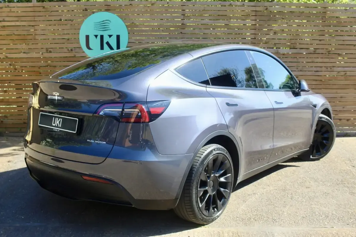 Używany Tesla Model Y 250 kW (340 KM) 2022 Szary SUV