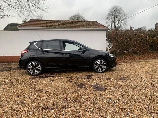 Used Nissan Pulsar Tekna 2016 Black Hatchback