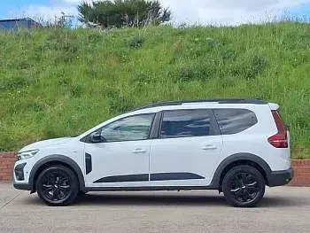 Begagnad Dacia Jogger Extreme 109 HK (80 kW) 2023 Vit Minibuss