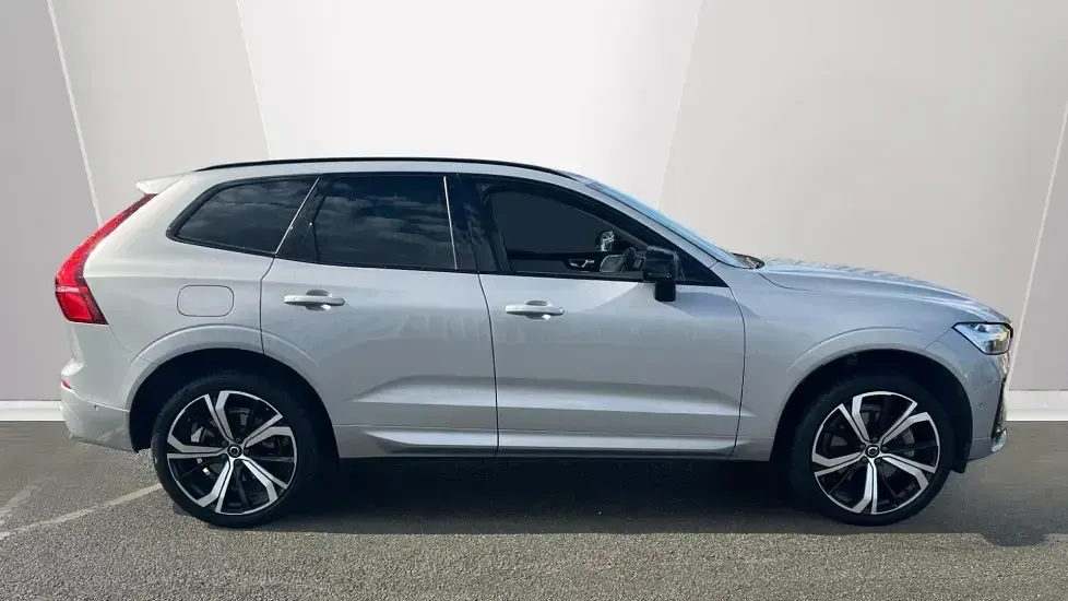 Used Volvo XC60 Ultra 250 HP (183 kW) 2024 Silver SUV