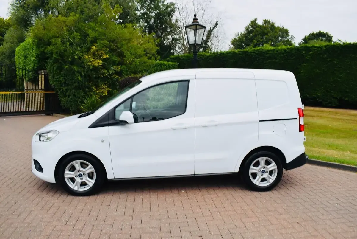 Used Ford Transit Limited 100 HP (73 kW) 2023 White Van