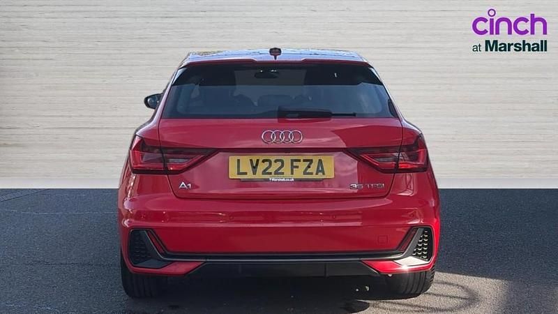 Begagnad Audi A1 S-Line 150 HK (110 kW) 2022 Röd SUV