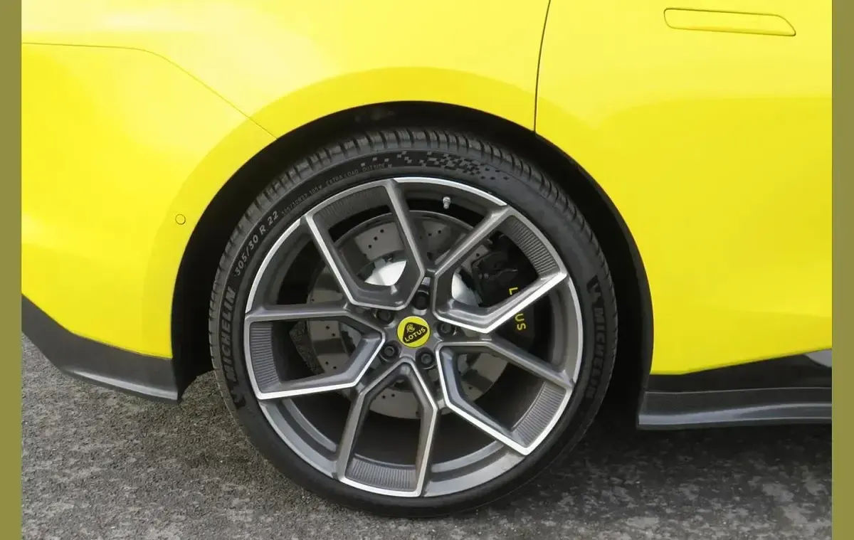 Used Lotus Emeya 450 kW (612 HP) 2025 Yellow Hatchback