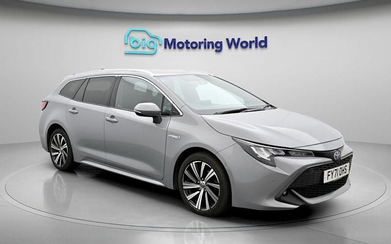 Used Toyota Corolla Design 122 HP (89 kW) 2021 Estate