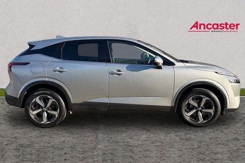 Used Nissan Qashqai N-Connecta 155 HP (114 kW) 2022 Silver SUV
