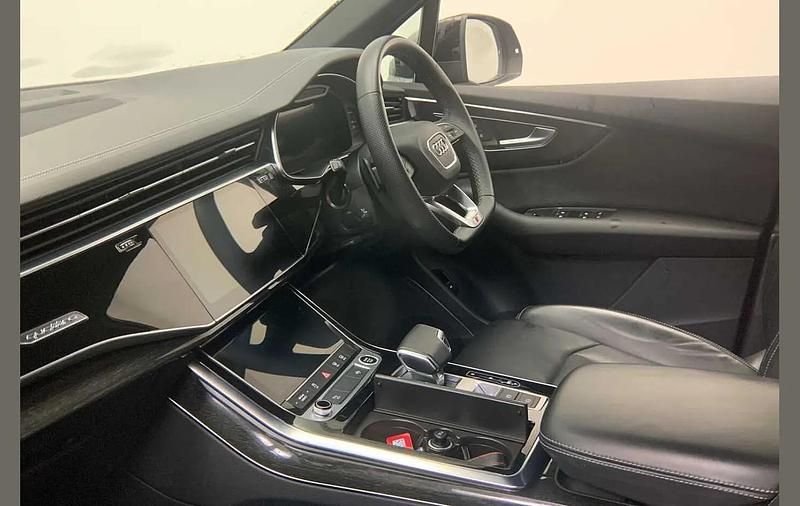 Used Audi Q7 Black Edition 281 HP (206 kW) 2023 Blue SUV