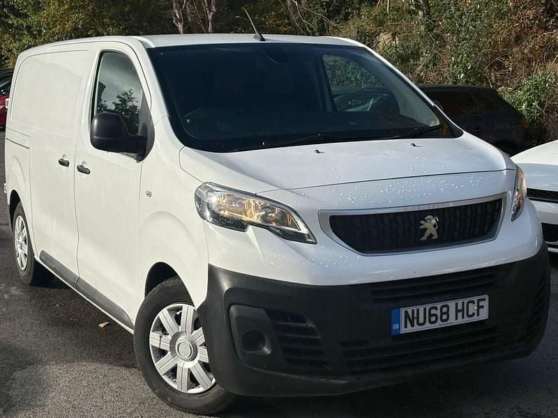 White Used 2018 Peugeot Expert Van | £6,995 (Fair price) - Image 1/4