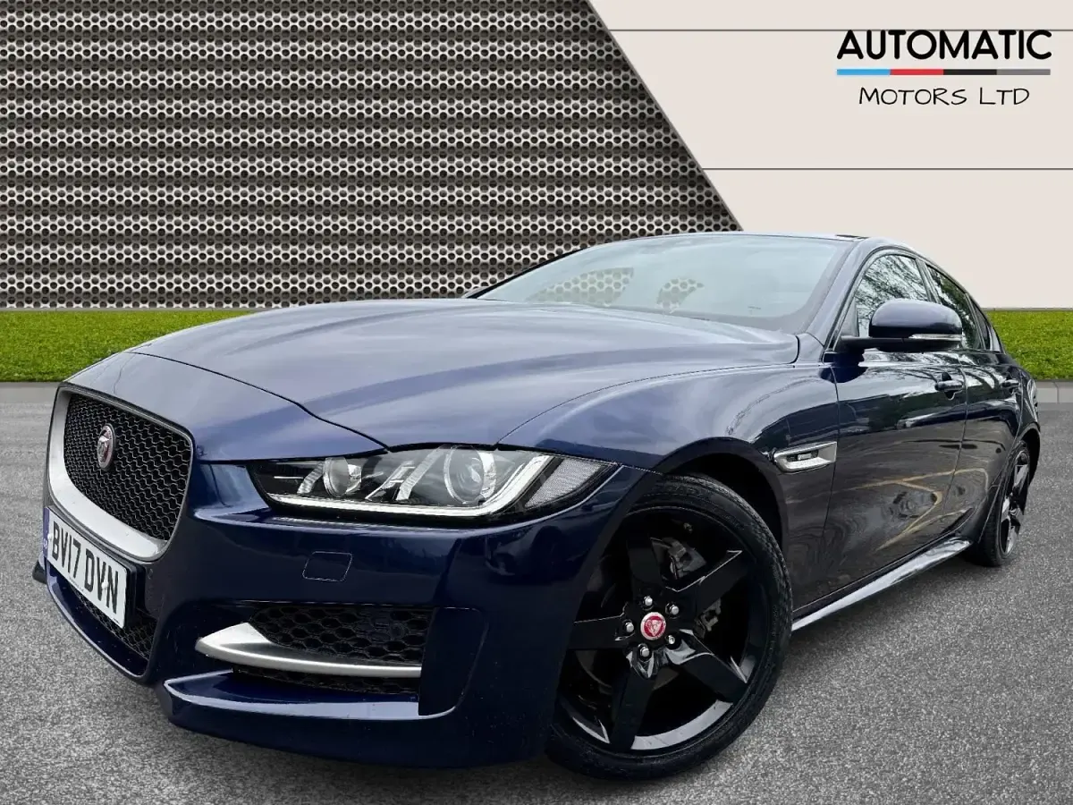 Usado Jaguar XE R-Sport 180 HP (132 kW) 2017 Azul Sedan