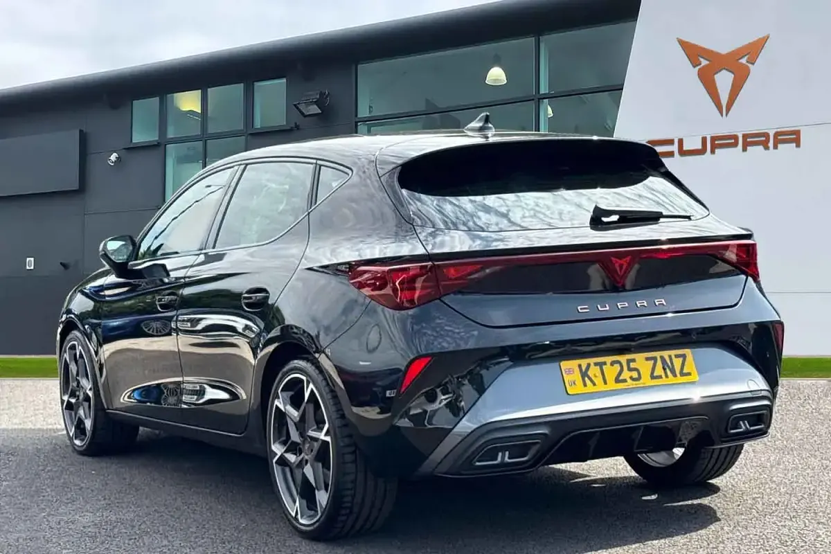 Used Cupra Leon 150 HP (110 kW) 2025 Black Hatchback