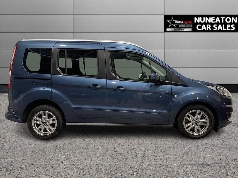 Used Ford Tourneo Titanium 120 HP (88 kW) 2021 Blue MPV