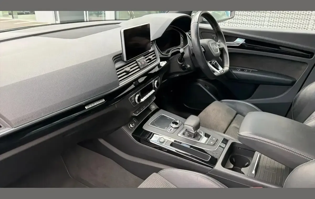 Used Audi Q5 Black Edition 245 HP (180 kW) 2020 White SUV