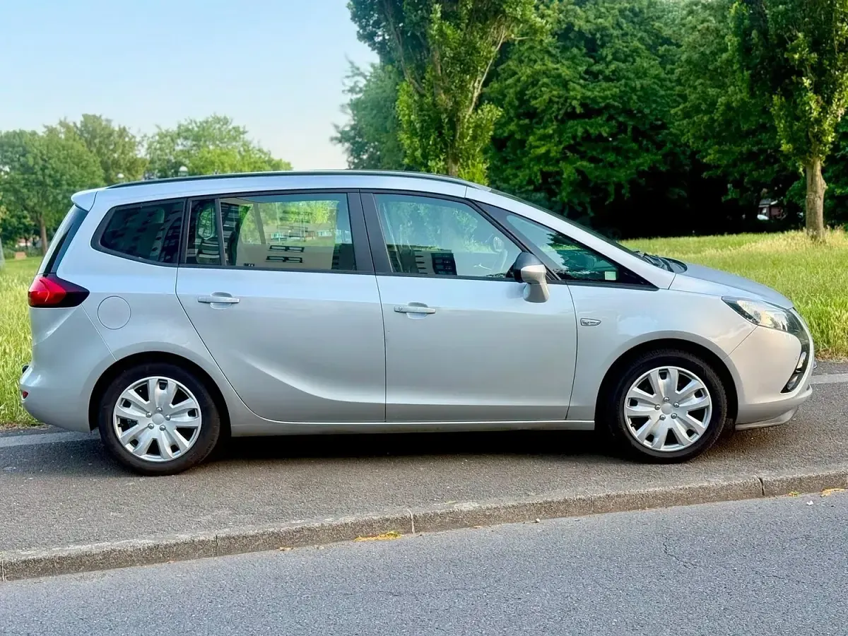 Used Vauxhall Zafira 136 HP (100 kW) 2015 Silver MPV