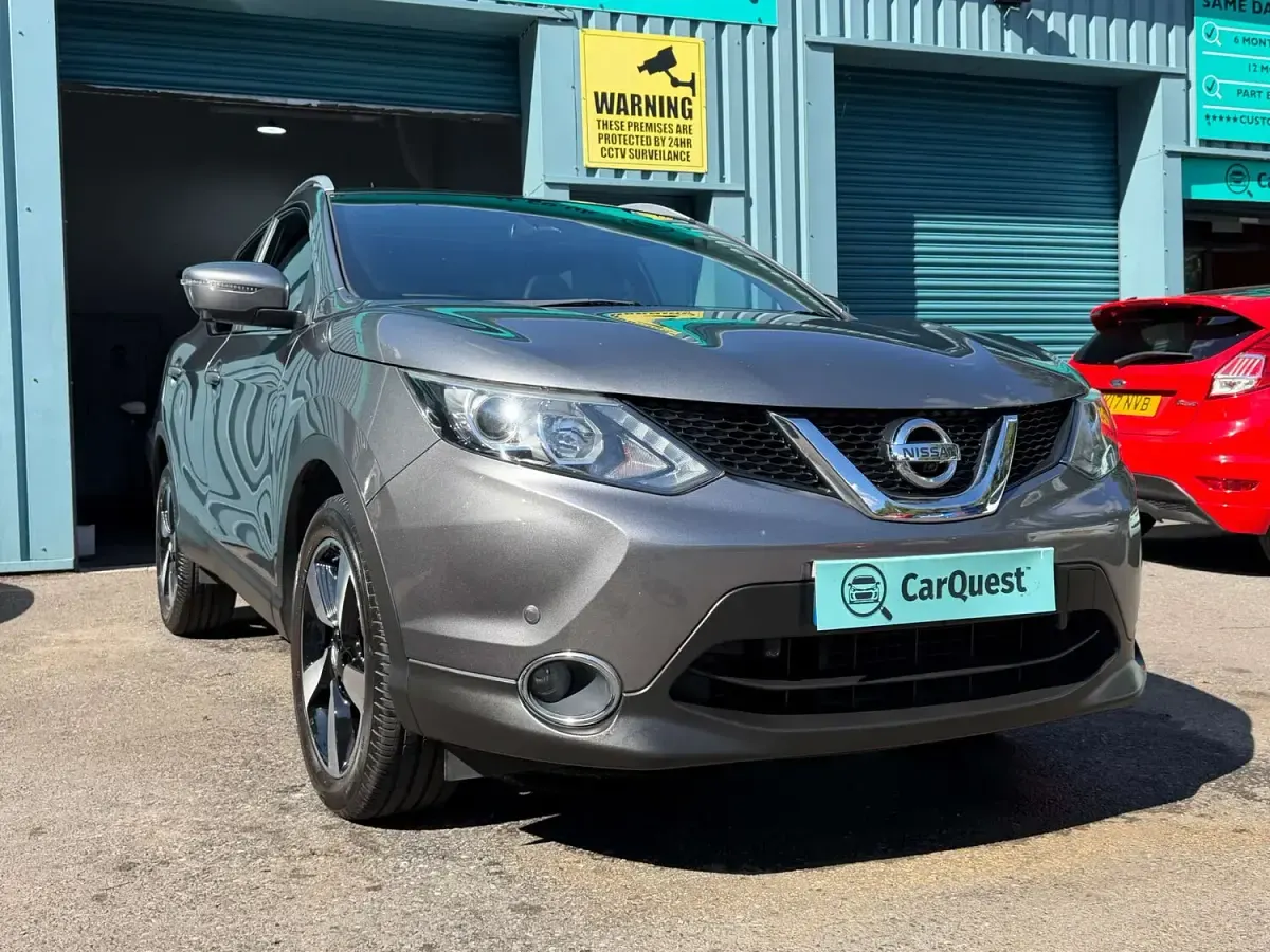 Used Nissan Qashqai N-Vision 110 HP (80 kW) 2017 Grey SUV