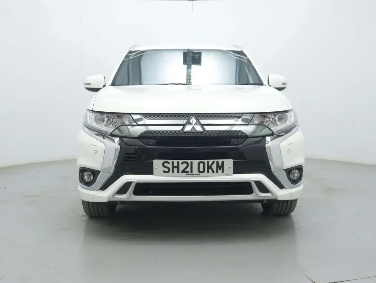 Used Mitsubishi Outlander P-HEV 2021 White SUV
