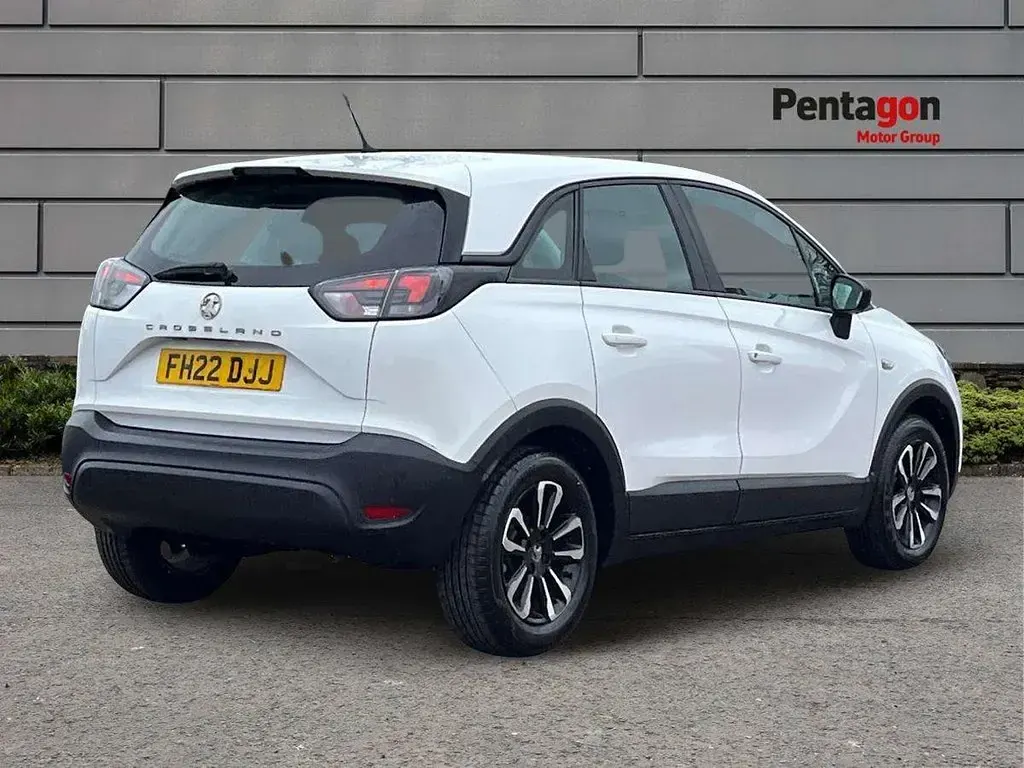 Second-hand Vauxhall Crossland Design Edition 81 CP (59 kW) 2022 Alb SUV