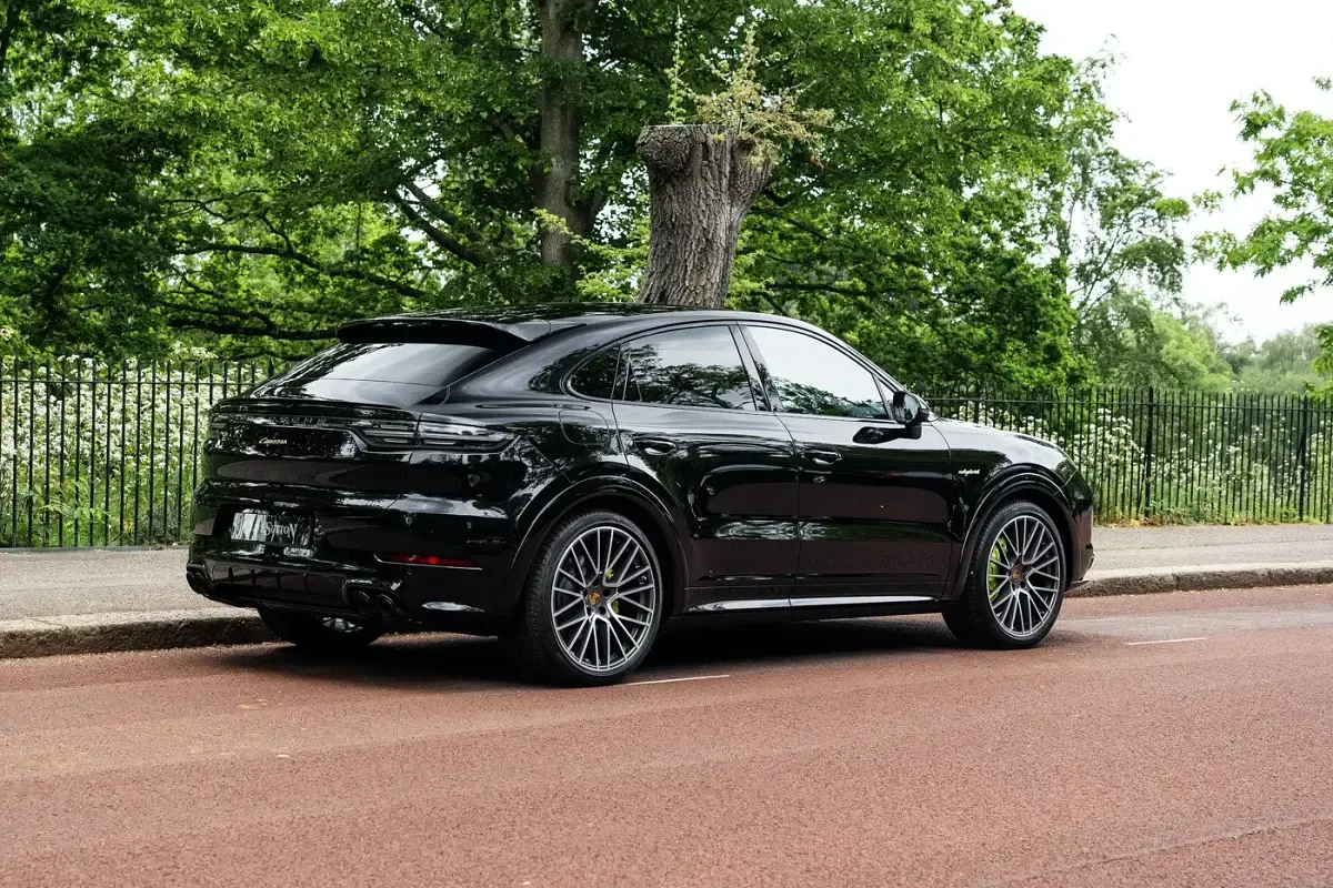 Usado Porsche Cayenne 462 HP (339 kW) 2022 Preto SUV