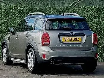 Usado Mini Cooper Classic 136 CV (100 kW) 2019 Plateado Utilitario