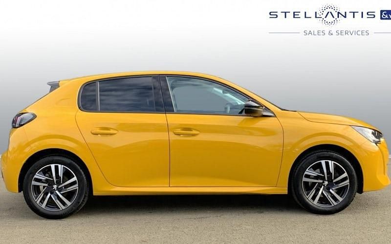 Used Peugeot 208 Allure Premium 102 HP (75 kW) 2022 Yellow Hatchback