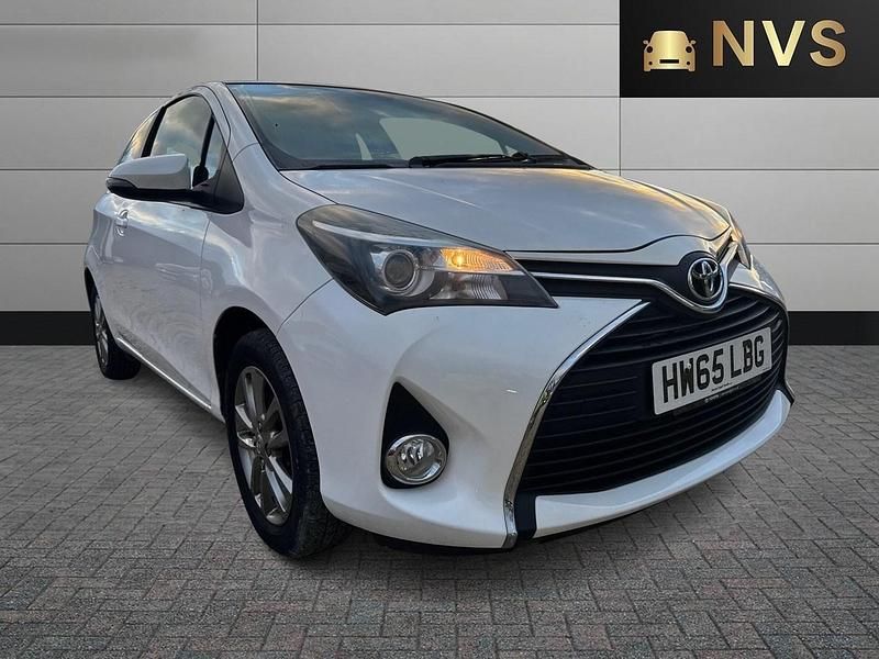 Used Toyota Yaris 2015 White Hatchback